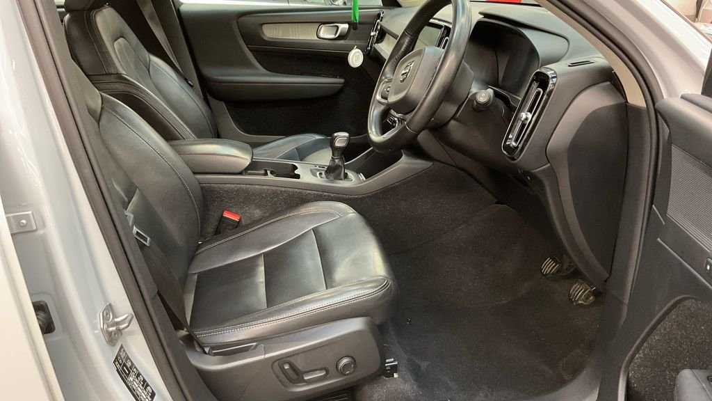 Used Volvo XC40 2020 for sale - 77520936: Photo 2