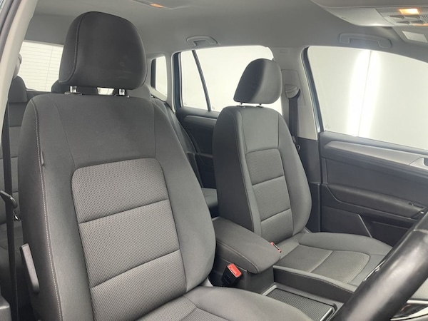 Used Volkswagen Golf SV 2017 for sale - 76132272: Photo 2
