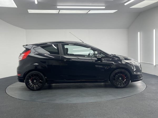 Used Ford Fiesta 2017 for sale - 76105428: Photo 13