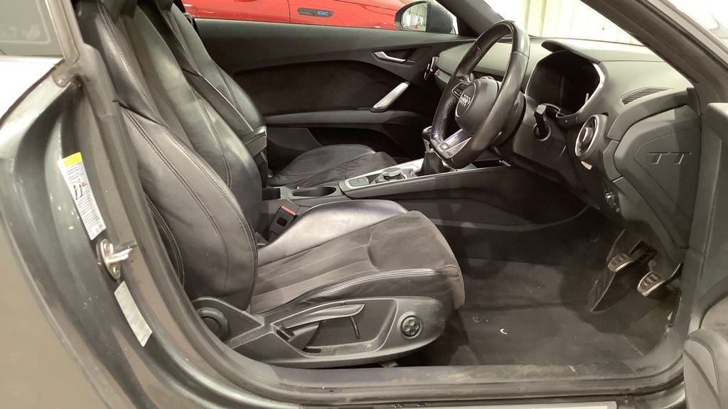 Used Audi TT 2016 for sale - 76132557: Photo 2
