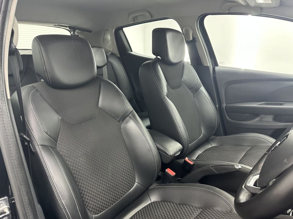 Used Renault Clio 2017 for sale - 78167268: Photo 2