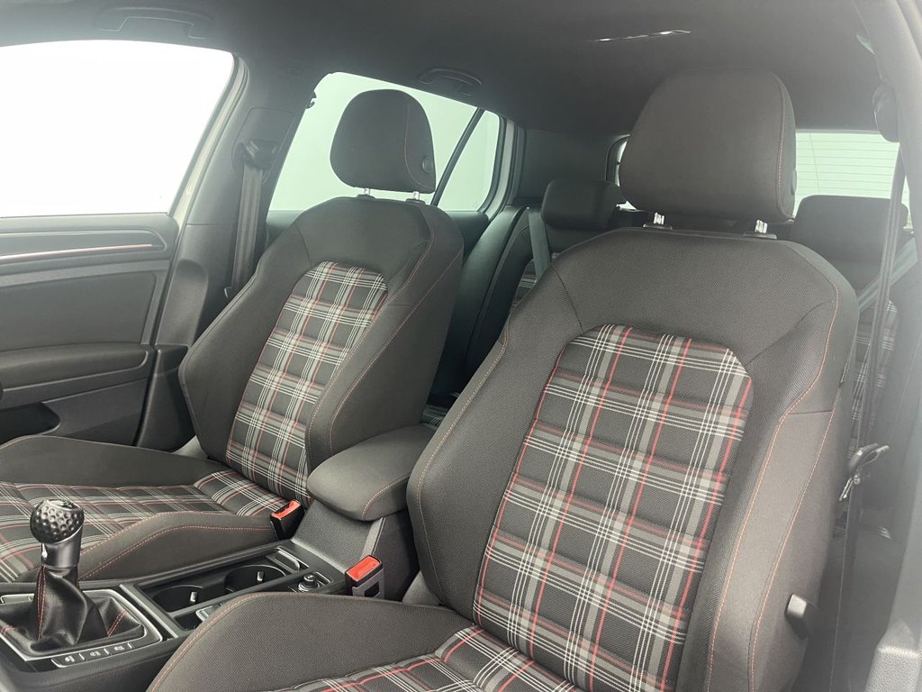 Used Volkswagen Golf 2018 for sale - 76454650: Photo 14