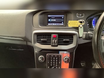 Used Volvo V40 2016 for sale - 77293283: Photo