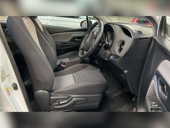 Used Toyota Yaris 2017 for sale - 77991201: Photo