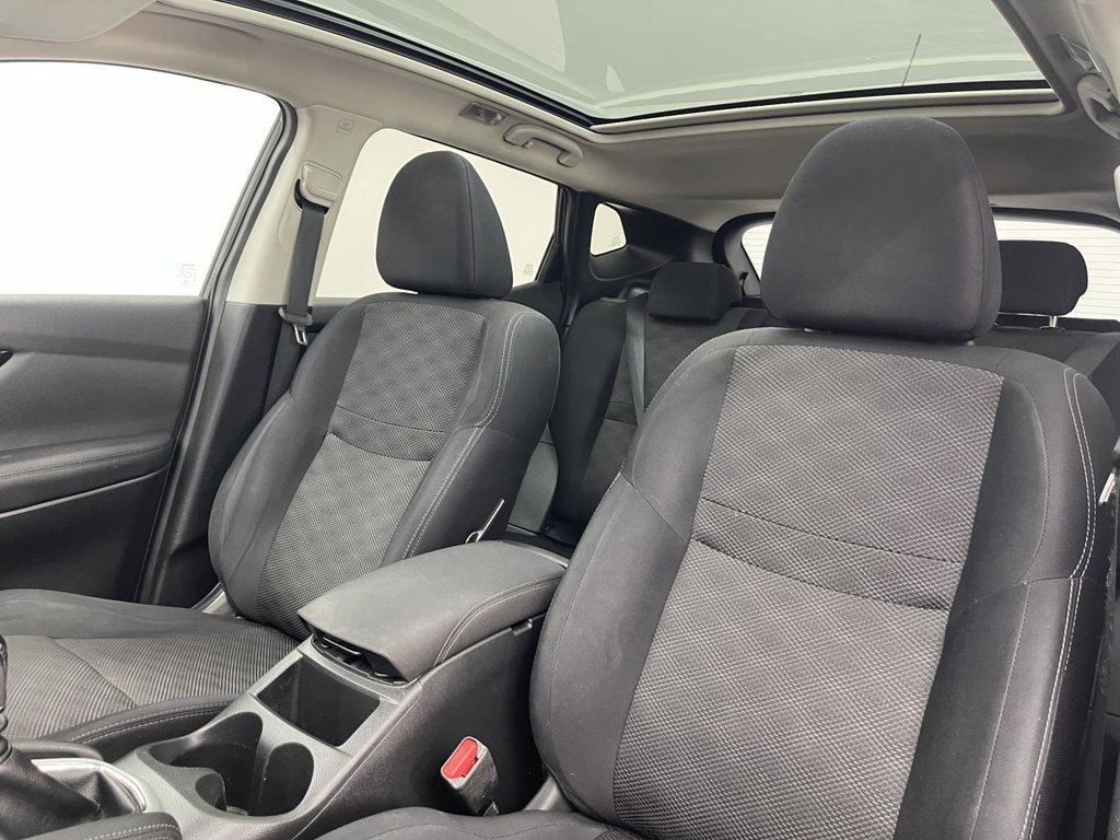 Used Nissan Qashqai 2016 for sale - 77383829: Photo 14