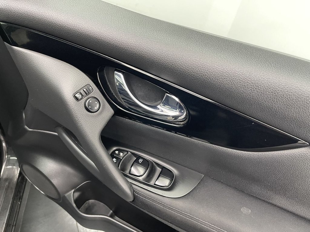 Used Nissan Qashqai 2016 for sale - 77383829: Photo 18