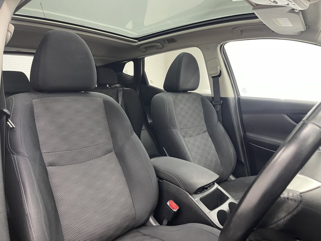 Used Nissan Qashqai 2016 for sale - 77383829: Photo 2