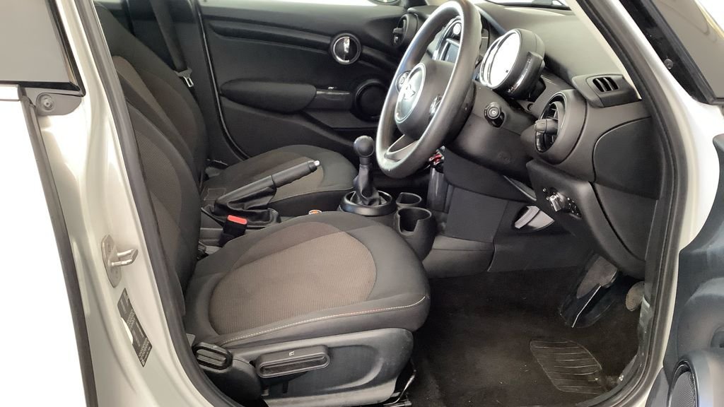 Used MINI Hatch 2018 for sale - 76803751: Photo 2