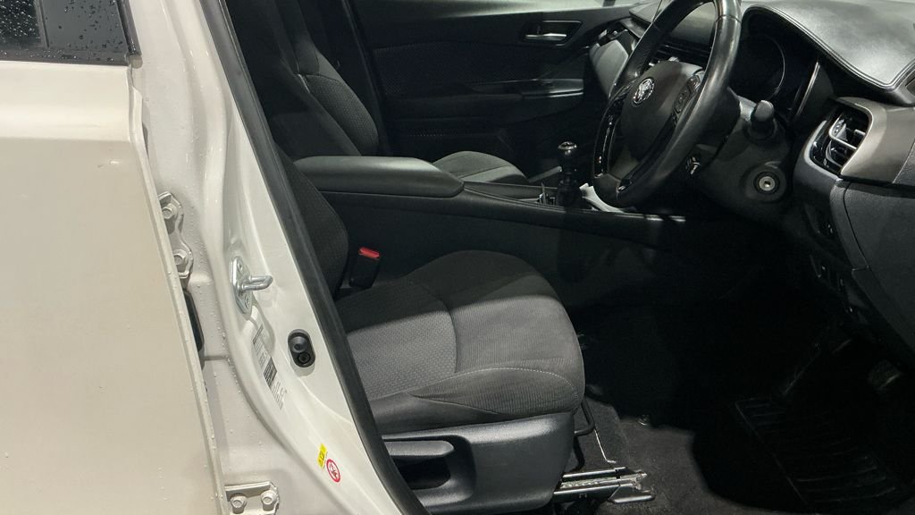 Used Toyota C-HR 2019 for sale - 77692998: Photo 2