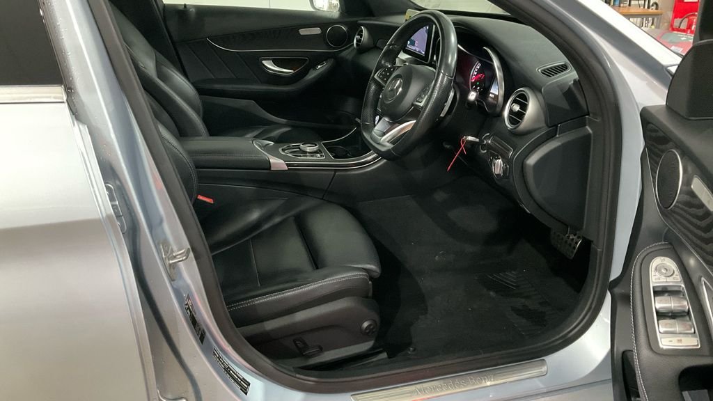 Used Mercedes-Benz C Class 2018 for sale - 76900802: Photo 2