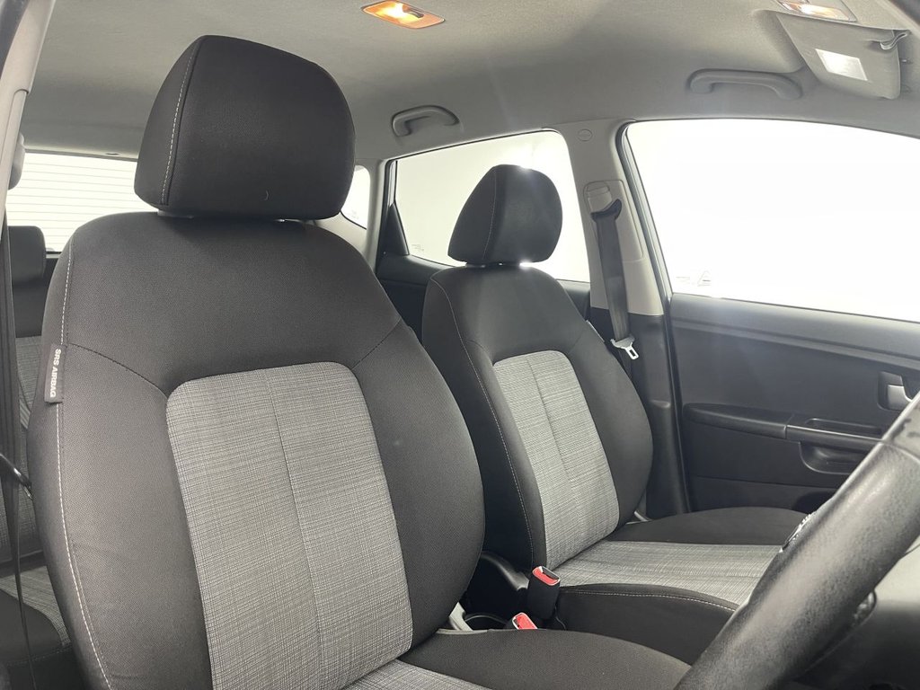 Used Kia Venga 2011 for sale - 77302025: Photo 2