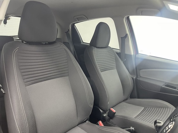 Used Toyota Yaris 2017 for sale - 75573035: Photo 2