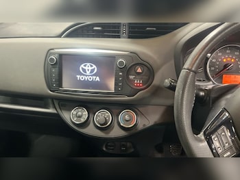 Used Toyota Yaris 2017 for sale - 75573035: Photo