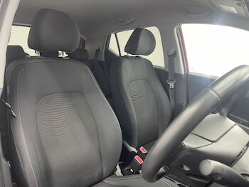 Used Hyundai i10 2018 for sale - 76655333: Photo