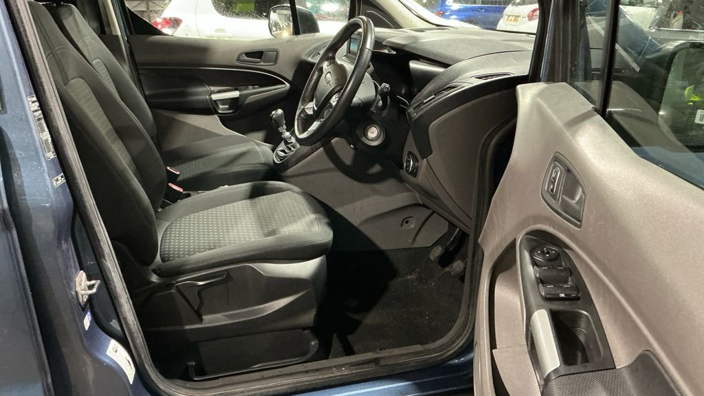 Used Ford Tourneo Connect 2019 for sale - 76803747: Photo 2