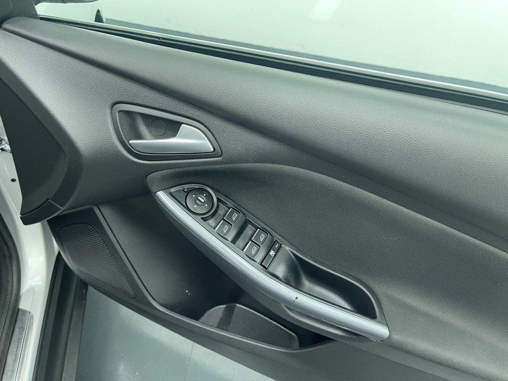Used Ford Focus 2012 for sale - 76081193: Photo 18