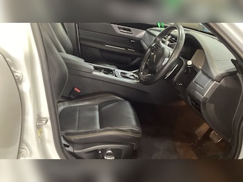 Used Jaguar XF 2018 for sale - 75758515: Photo