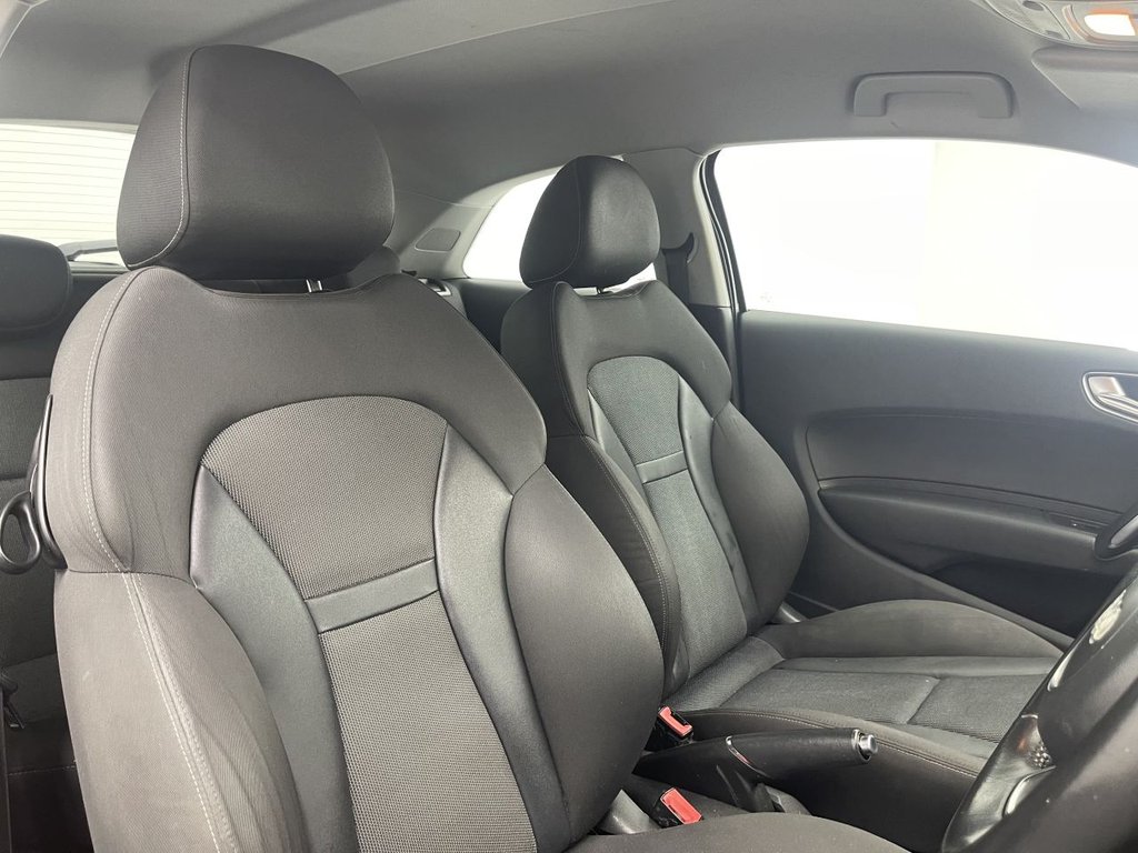 Used Audi A1 2013 for sale - 76655352: Photo 2