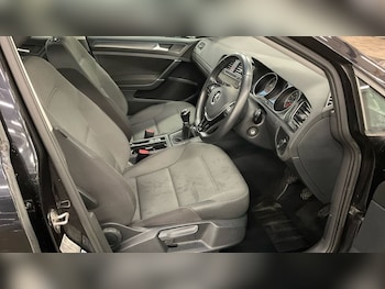 Used Volkswagen Golf 2018 for sale - 76574724: Photo