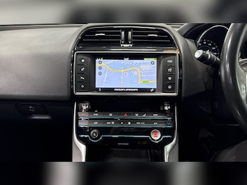 Used Jaguar XE 2017 for sale - 76132623: Photo 3