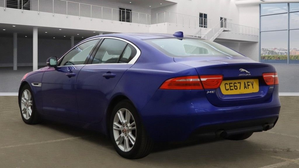 Used Jaguar XE 2017 for sale - 76132623: Photo 6