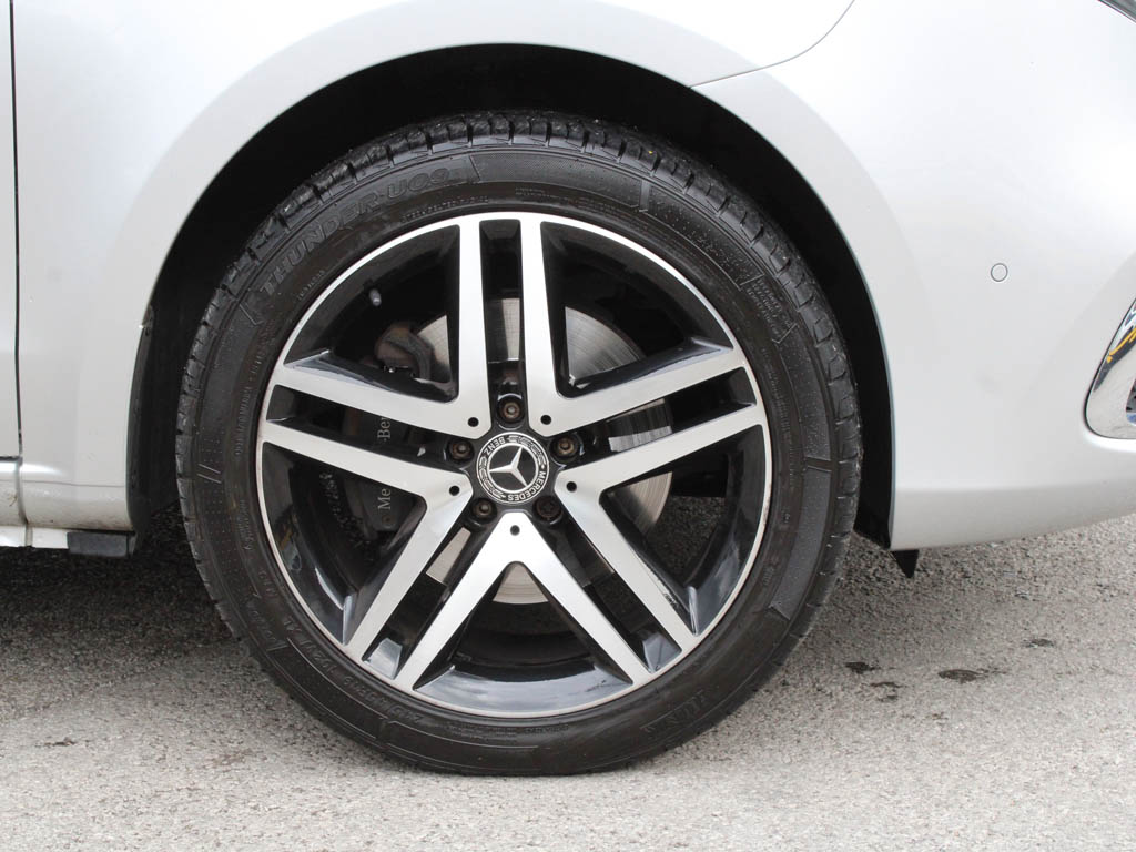 Used Mercedes-Benz V-Class 2022 for sale - 76434196: Photo 5