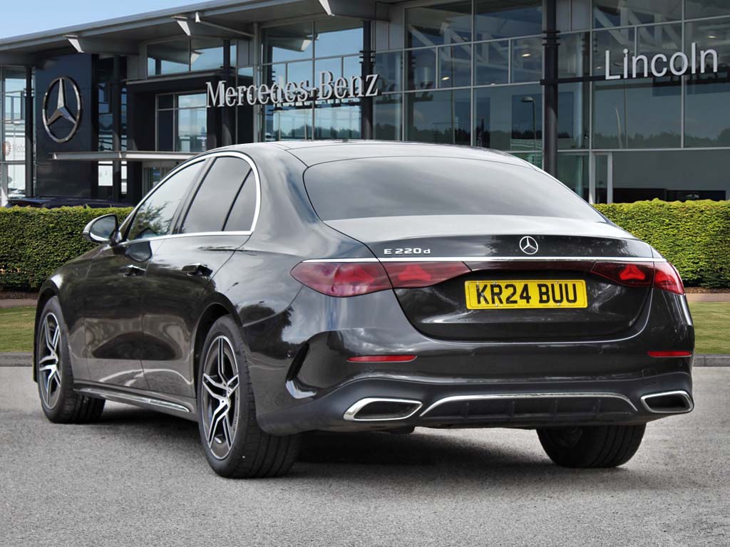 Used Mercedes-Benz E Class 2024 for sale - 76647355: Photo 2