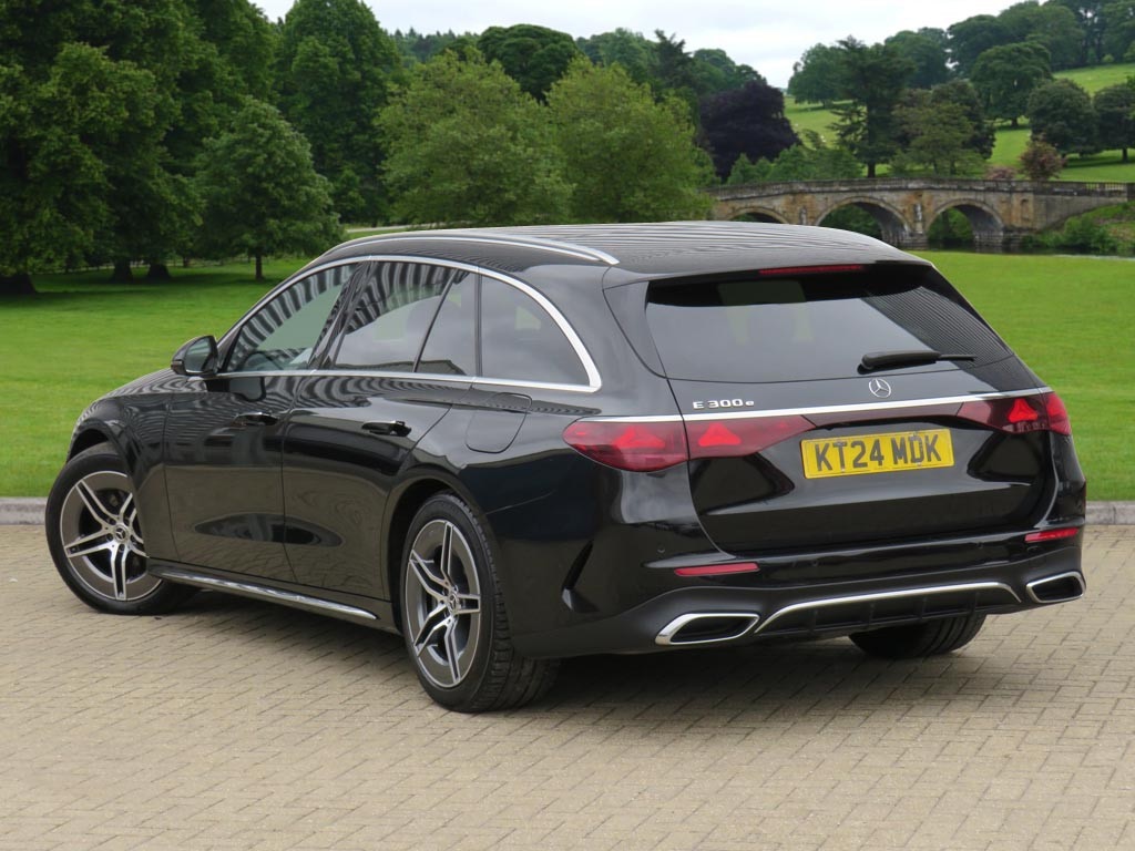 Used Mercedes-Benz E Class 2024 for sale - 76800645: Photo 2