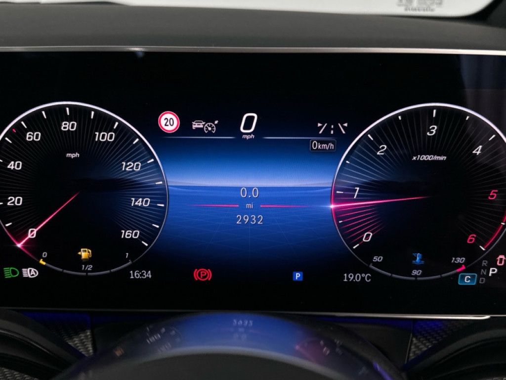 Used Mercedes-Benz V-Class 2024 for sale - 76216612: Photo 4