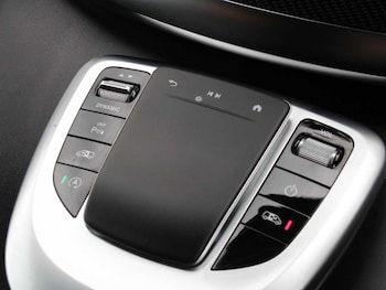 Used Mercedes-Benz V-Class 2024 for sale - 76837619: Photo