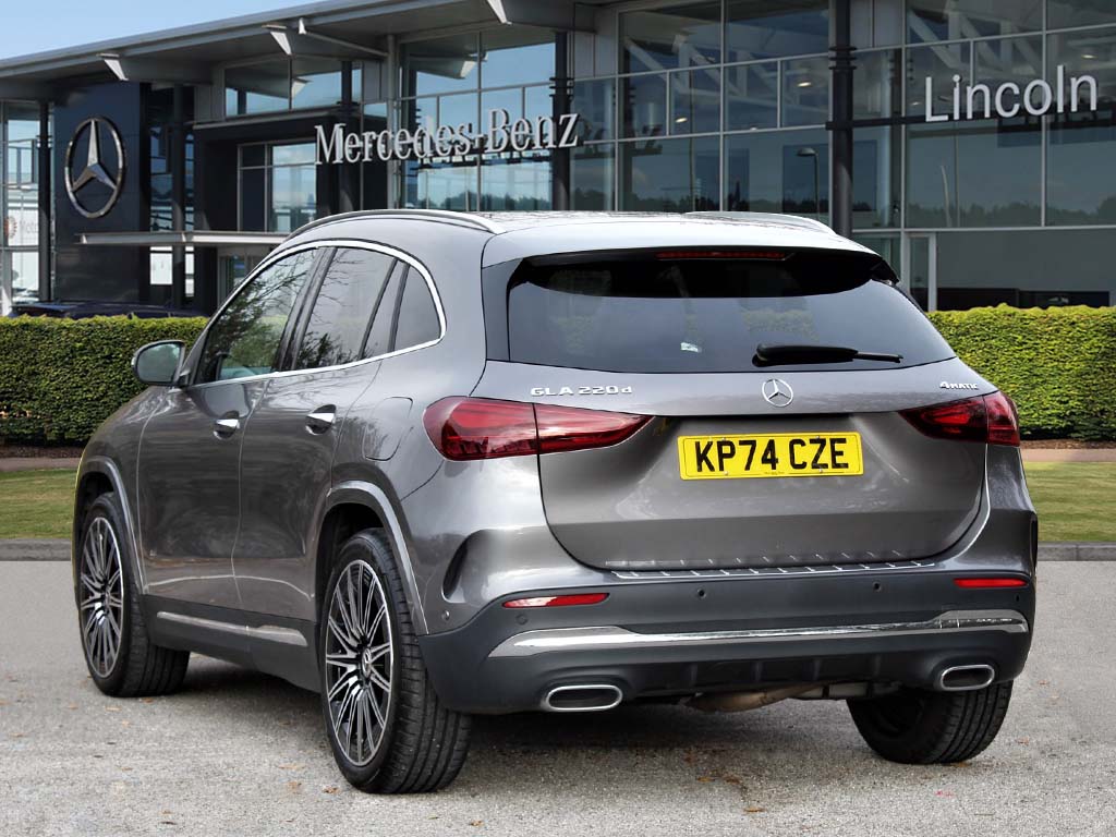 Used Mercedes-Benz GLA 2024 for sale - 76662352: Photo 2