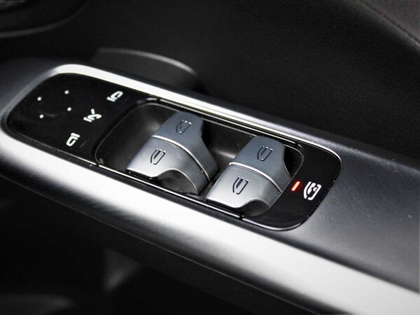 Used Mercedes-Benz C Class 2022 for sale - 76261189: Photo 11