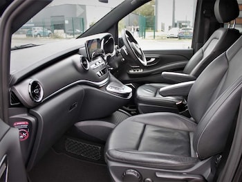 Used Mercedes-Benz V-Class 2024 for sale - 76309312: Photo