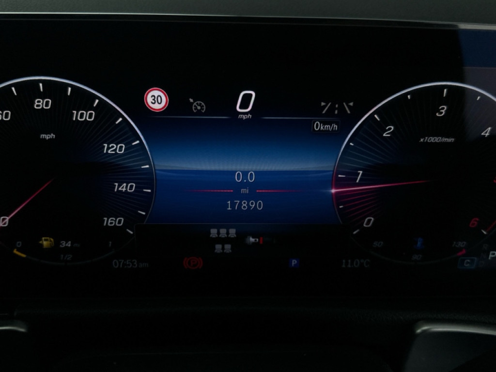 Used Mercedes-Benz GLB 2024 for sale - 77427401: Photo 4