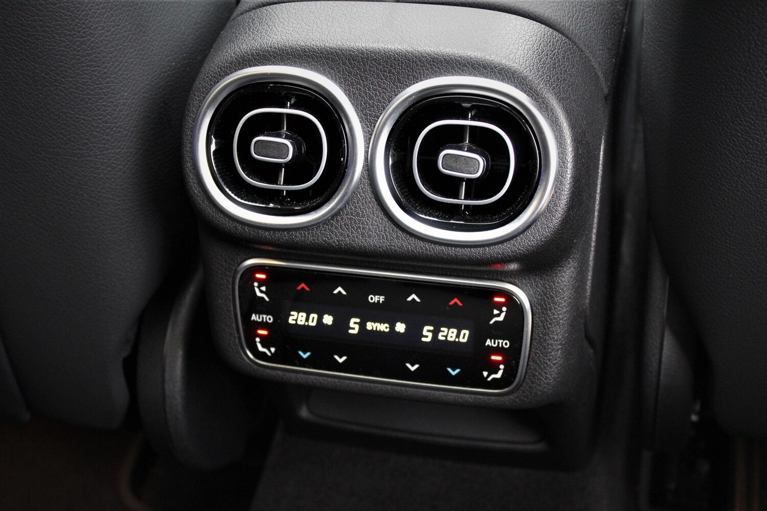 Used Mercedes-Benz GLC 2023 for sale - 78021771: Photo 12