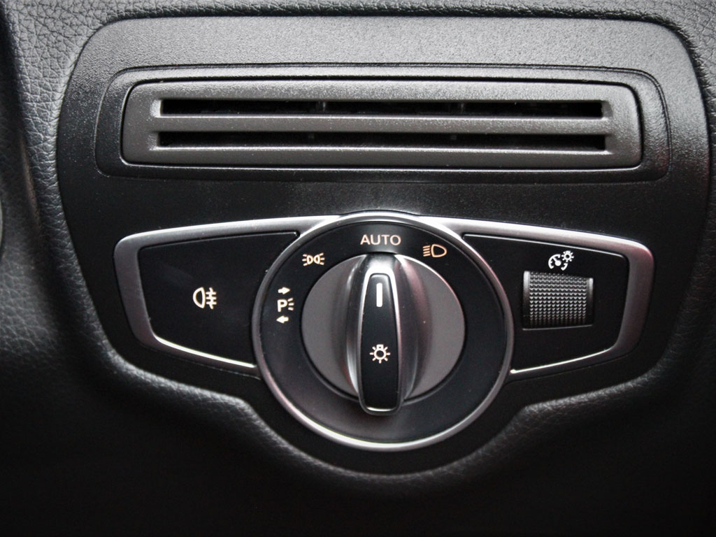 Used Mercedes-Benz GLC 2021 for sale - 76937350: Photo 30