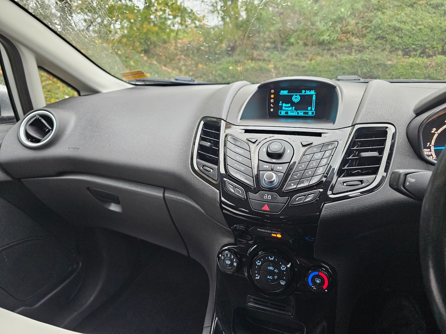 Used Ford Fiesta 2014 for sale - 76464755: Photo 12