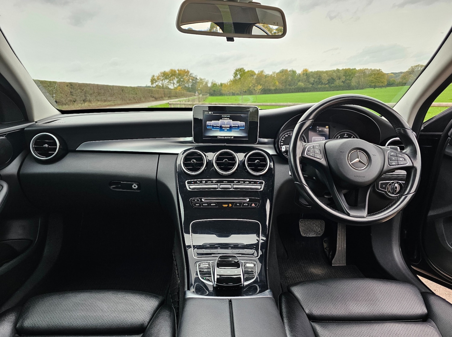 Used Mercedes-Benz C Class 2015 for sale - 76378914: Photo 14