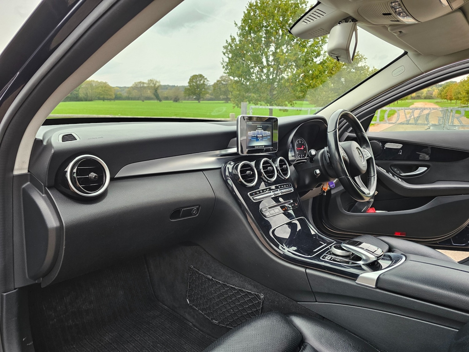 Used Mercedes-Benz C Class 2015 for sale - 77138006: Photo 11