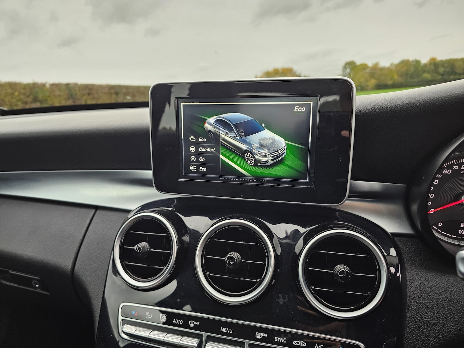 Used Mercedes-Benz C Class 2015 for sale - 77138006: Photo 16