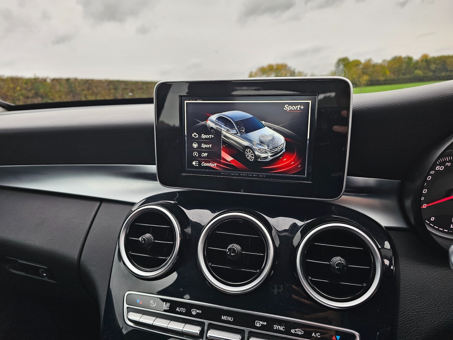 Used Mercedes-Benz C Class 2015 for sale - 77138006: Photo 17