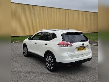 Used Nissan X-Trail 2016 for sale - 76955470: Photo