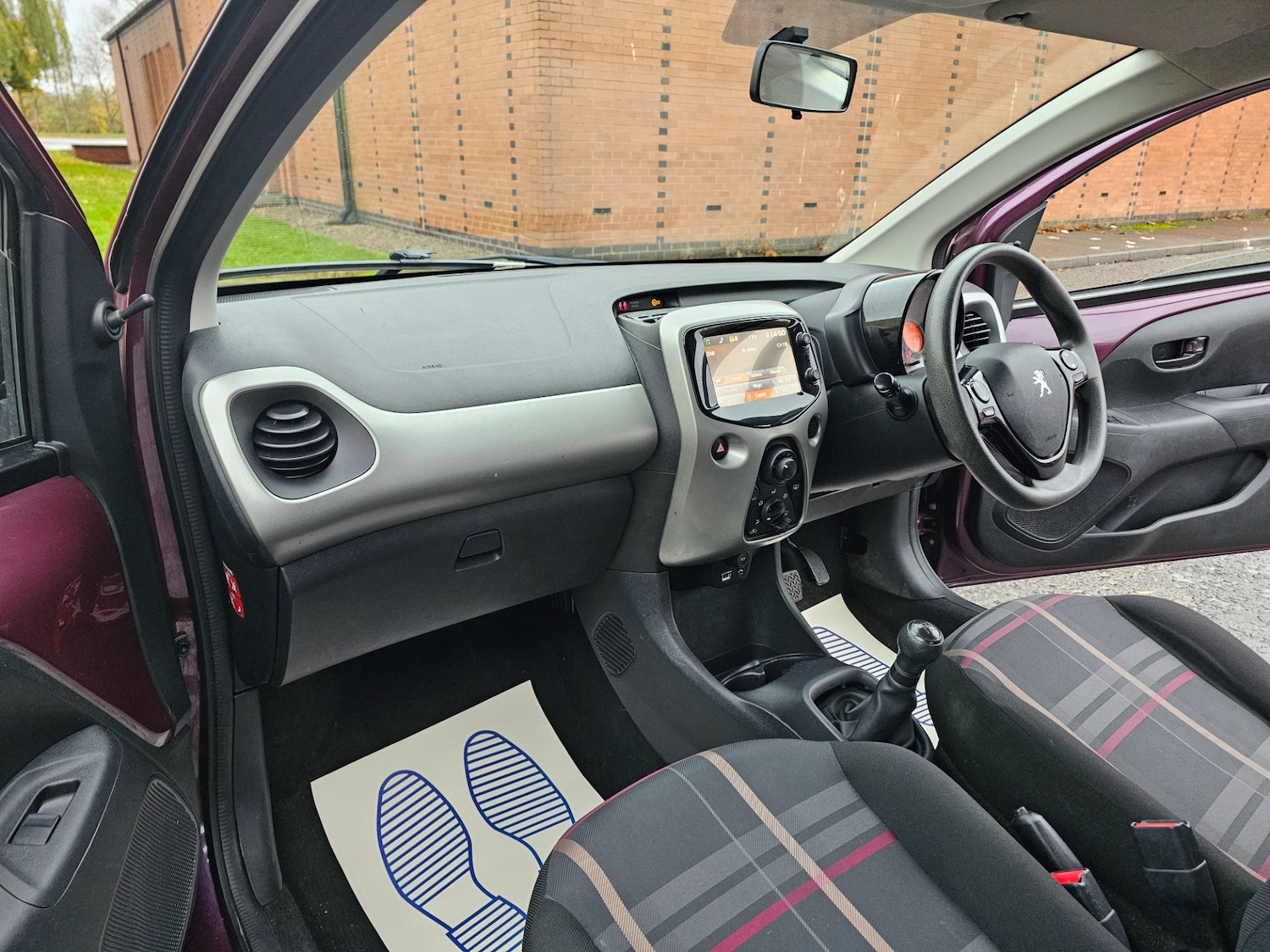 Used Peugeot 108 2014 for sale - 76526482: Photo 9