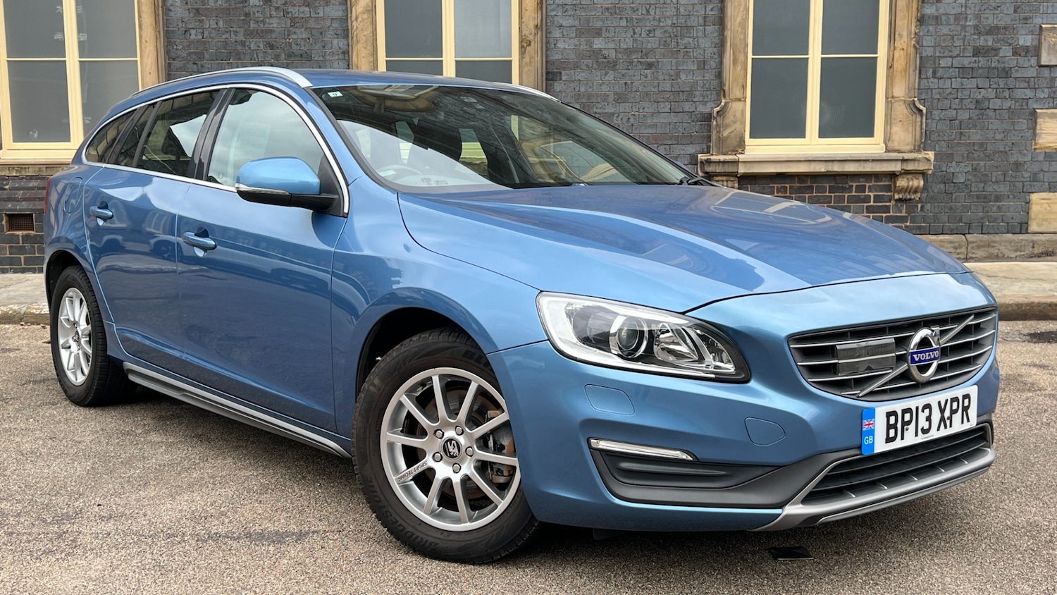 Used Volvo V60 2013 for sale - 76344718: Photo 1