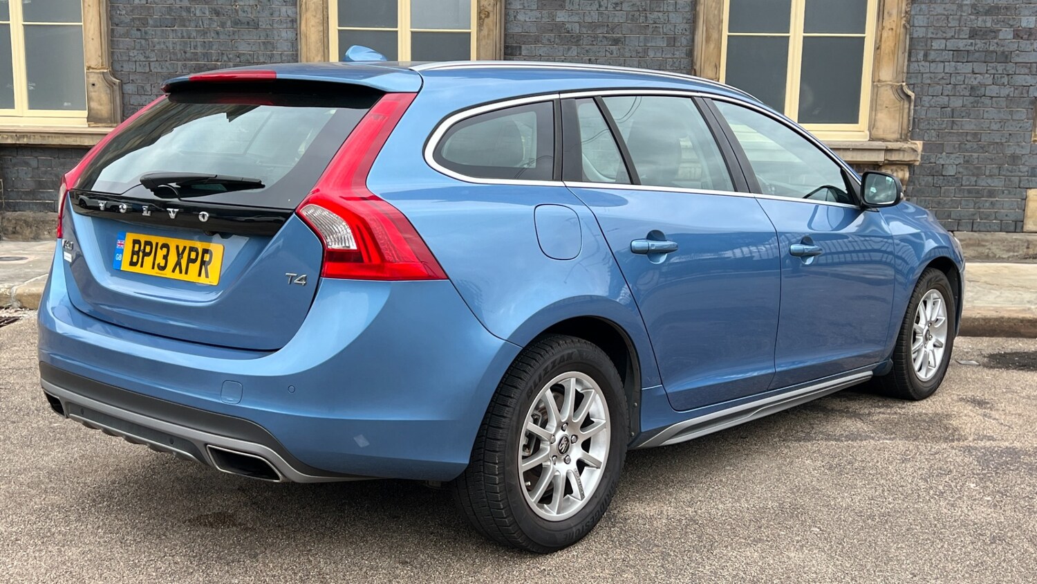 Used Volvo V60 2013 for sale - 76344718: Photo 11