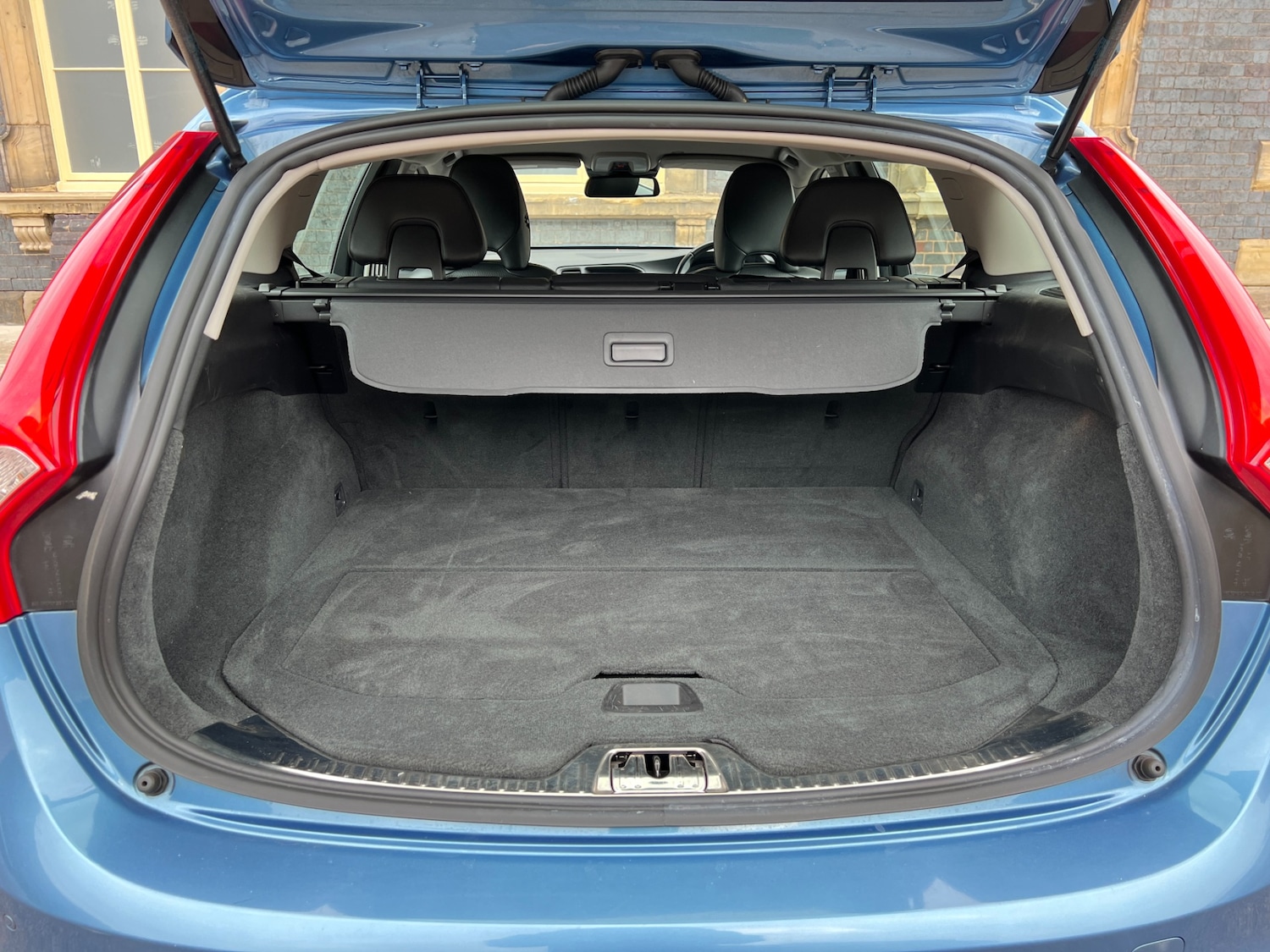 Used Volvo V60 2013 for sale - 76344718: Photo 13