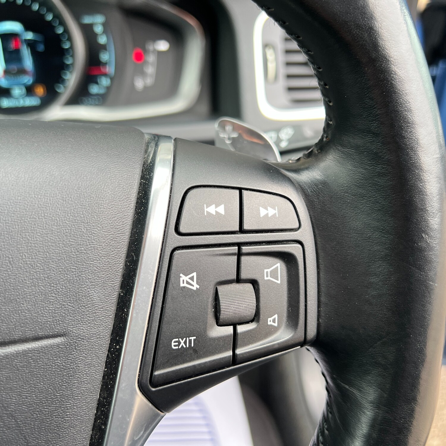 Used Volvo V60 2013 for sale - 76344718: Photo 32