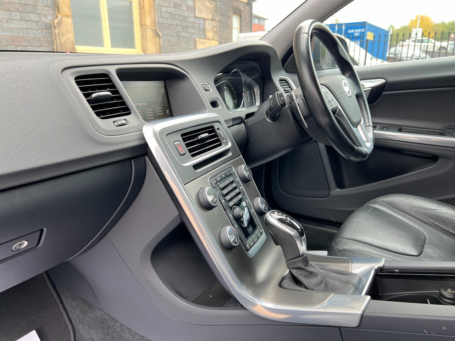Used Volvo V60 2013 for sale - 76344718: Photo 44