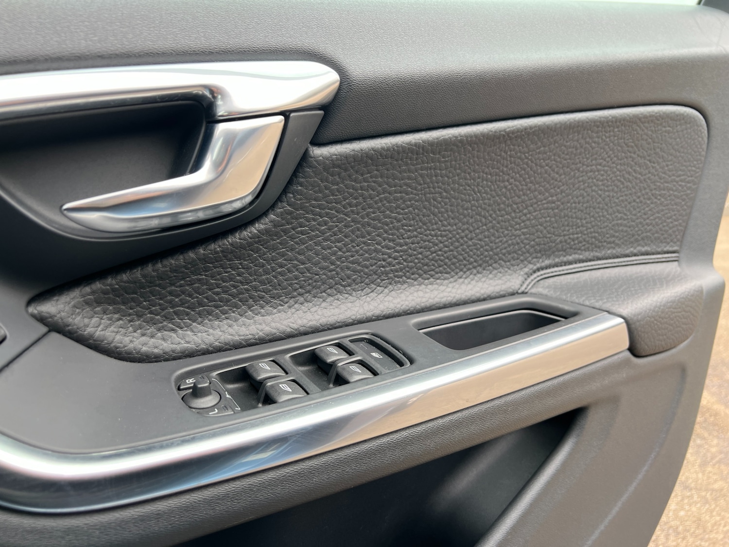 Used Volvo V60 2013 for sale - 76344718: Photo 61