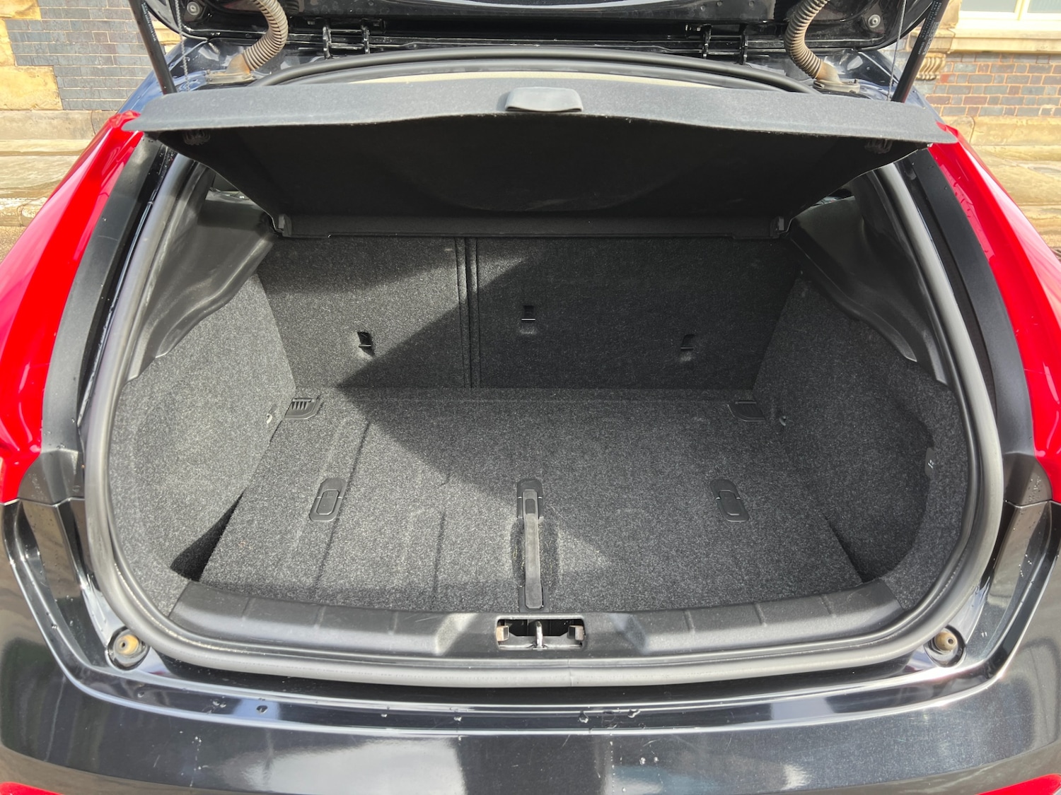 Used Volvo V40 2014 for sale - 76452464: Photo 11